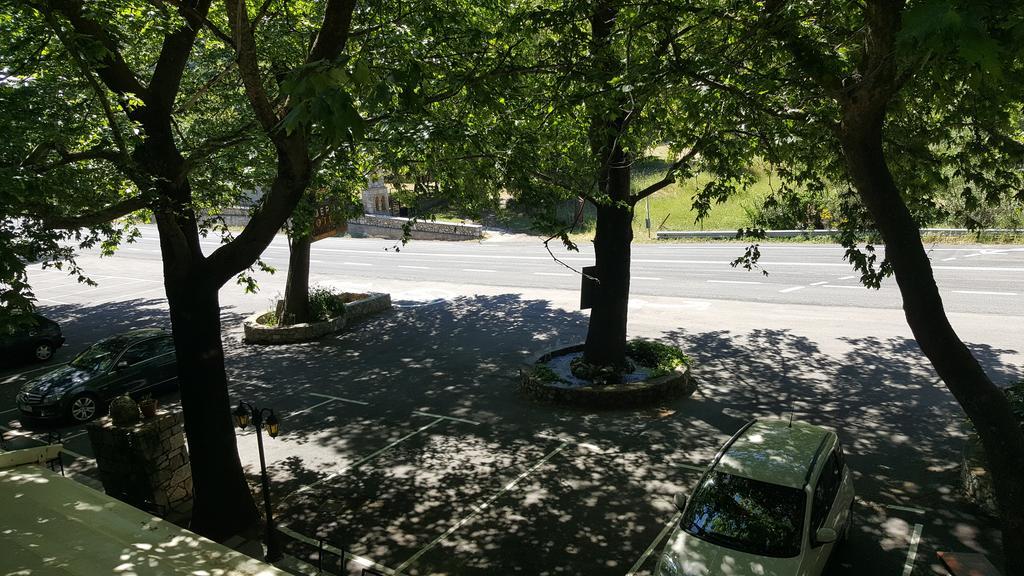 Το Χάνι του Ζεμενού Ξενοδοχείο Αράχωβα Εξωτερικό φωτογραφία
